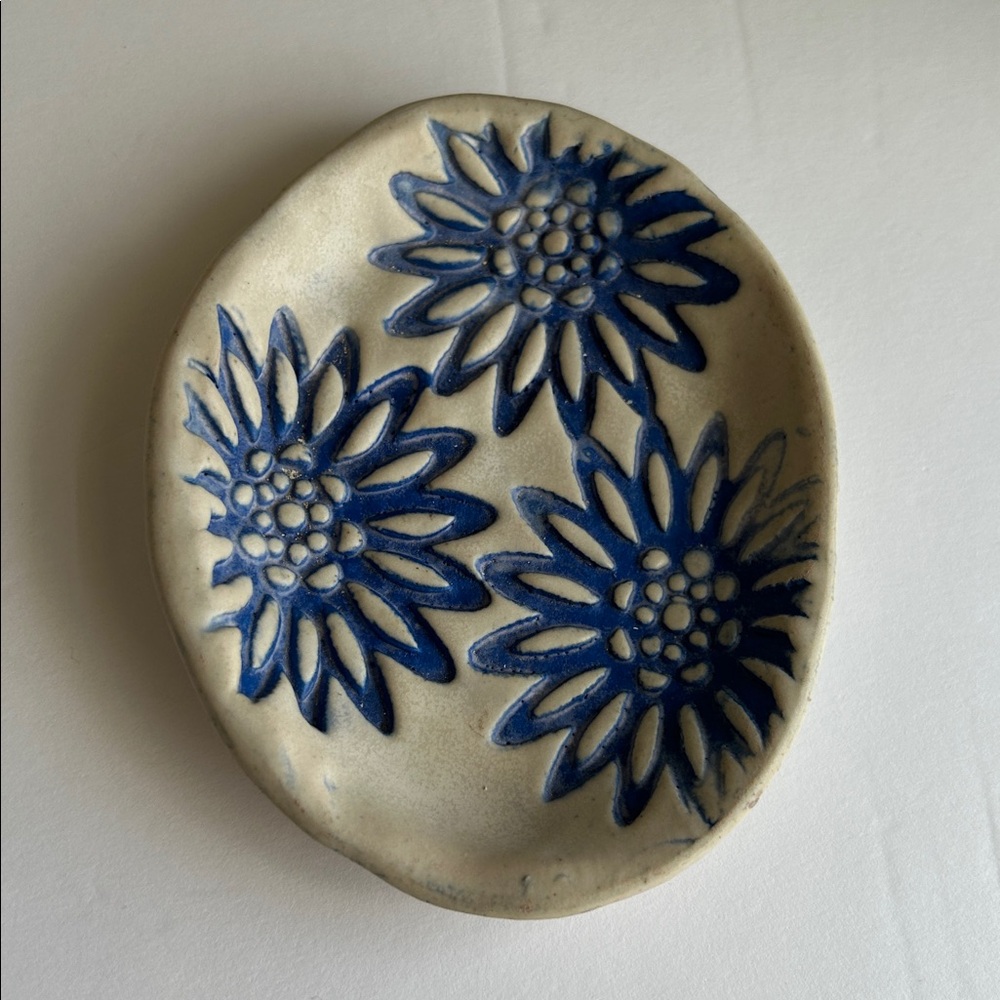 NEW Handmade Pottery Trinket Dish with Textured Floral Design - Picture 1 of 5